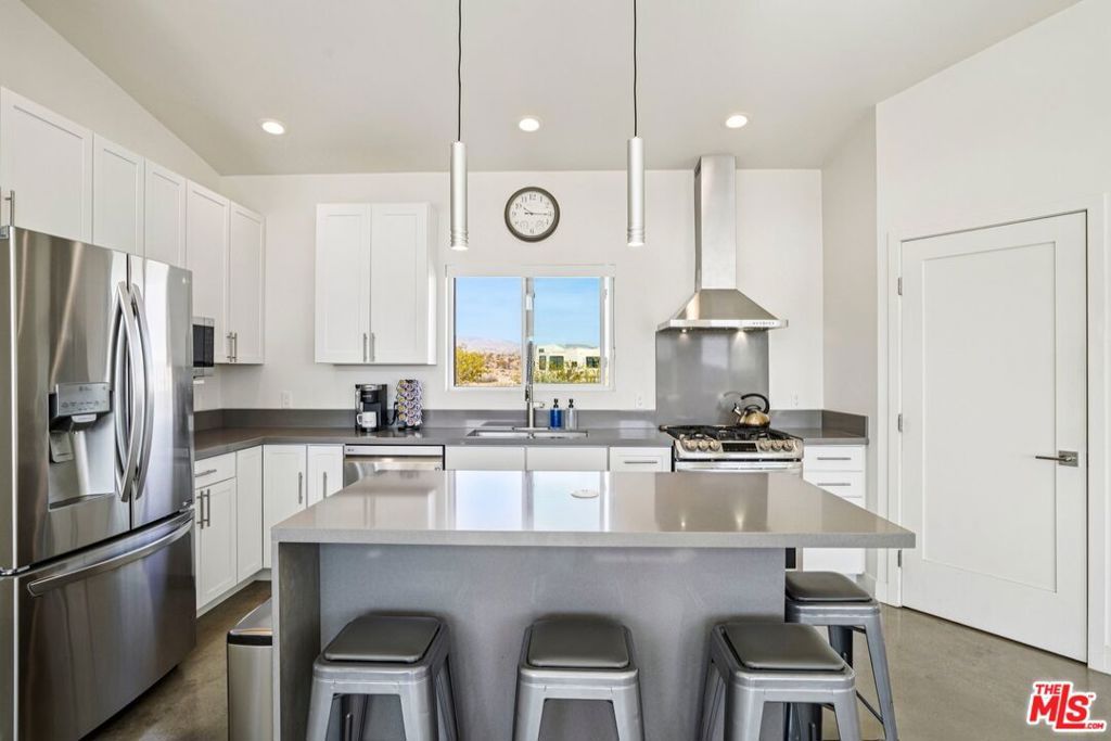 Image 19 of property listing at 6792 San Angelo Avenue, Joshua Tree, CA 92252