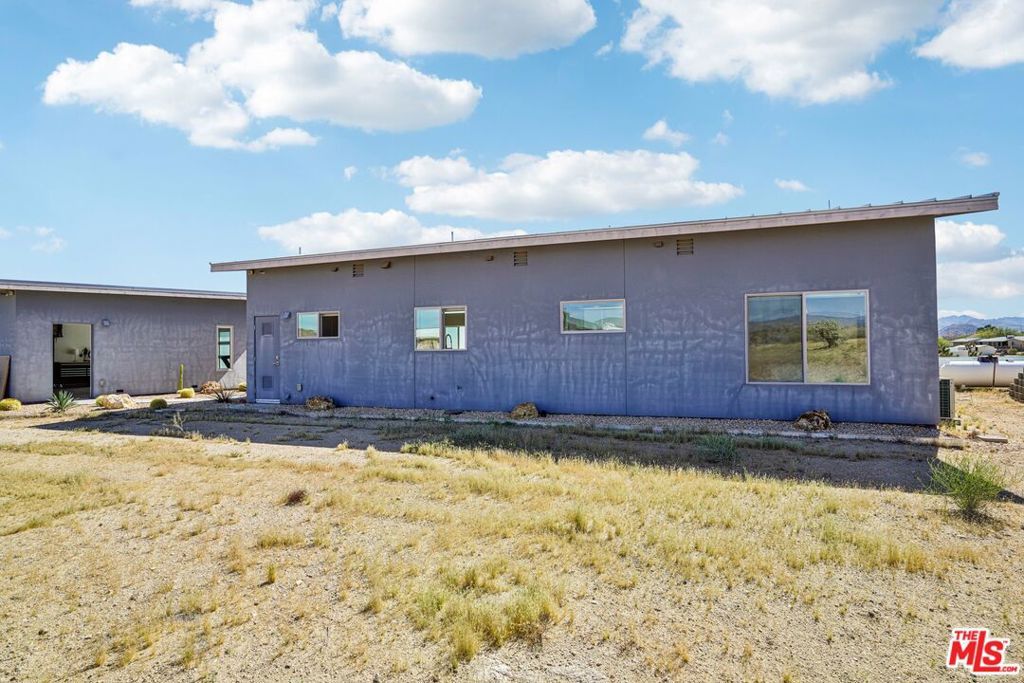 Image 33 of property listing at 6792 San Angelo Avenue, Joshua Tree, CA 92252