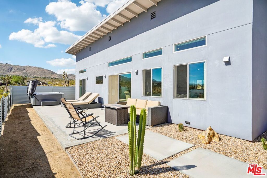 Image 5 of property listing at 6792 San Angelo Avenue, Joshua Tree, CA 92252