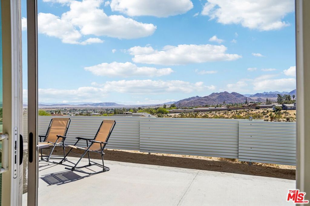 Image 7 of property listing at 6792 San Angelo Avenue, Joshua Tree, CA 92252