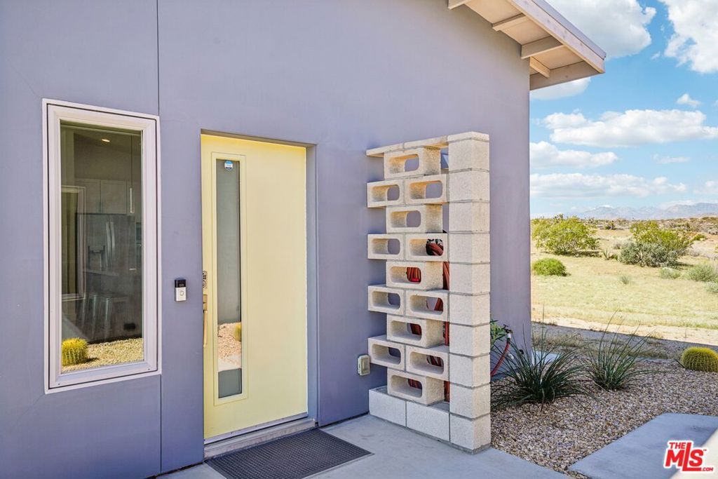 Image 9 of property listing at 6792 San Angelo Avenue, Joshua Tree, CA 92252