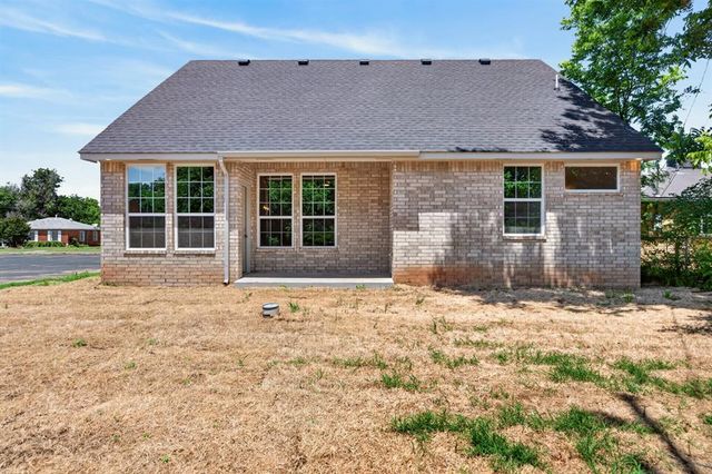 512 E Ercoupe Drive, Midwest City, OK 73110
