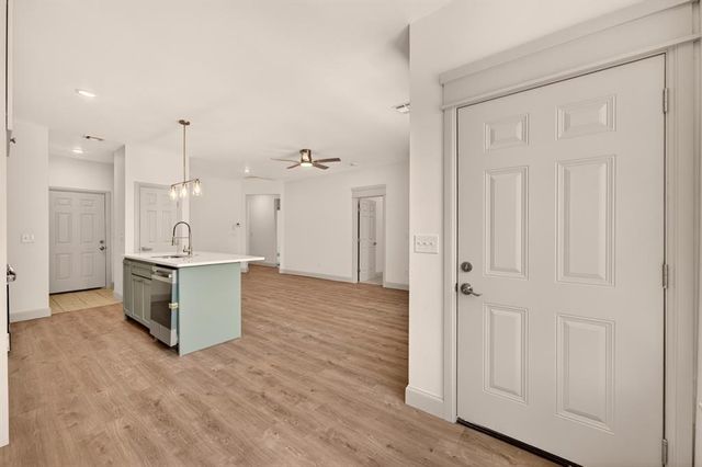 512 E Ercoupe Drive, Midwest City, OK 73110