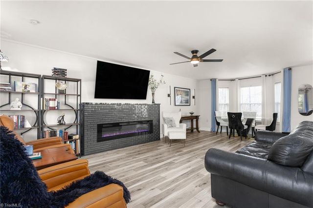 107 Cottonwood Lane, Summerfield, NC 27358