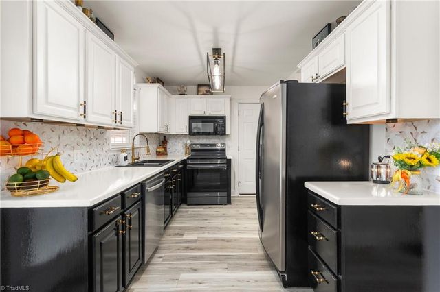 107 Cottonwood Lane, Summerfield, NC 27358