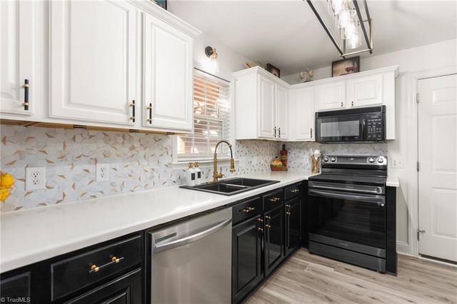 107 Cottonwood Lane, Summerfield, NC 27358