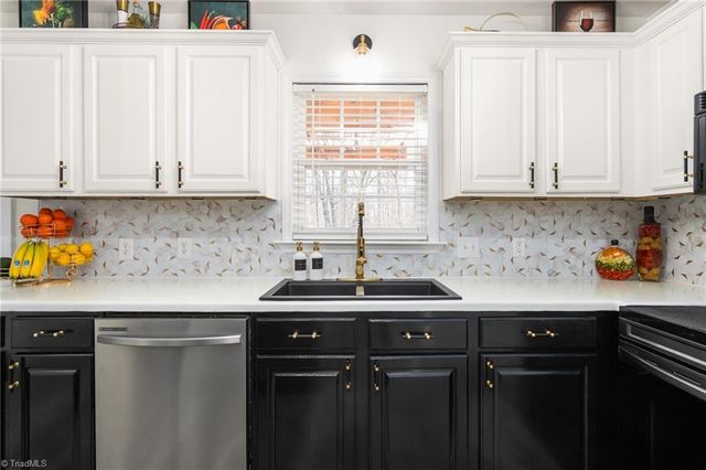 107 Cottonwood Lane, Summerfield, NC 27358