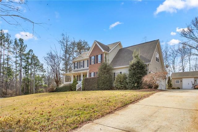 107 Cottonwood Lane, Summerfield, NC 27358