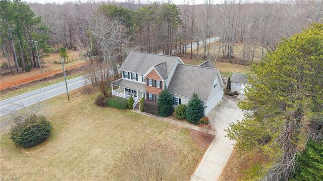 107 Cottonwood Lane, Summerfield, NC 27358