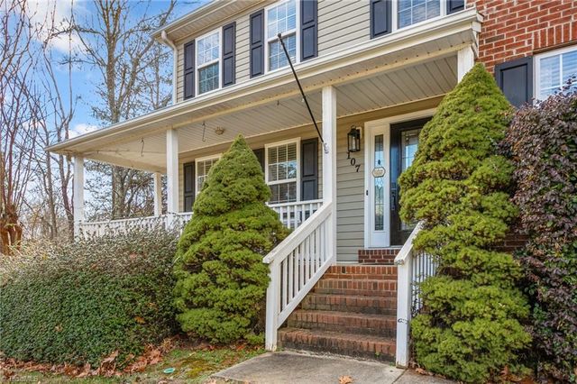 107 Cottonwood Lane, Summerfield, NC 27358