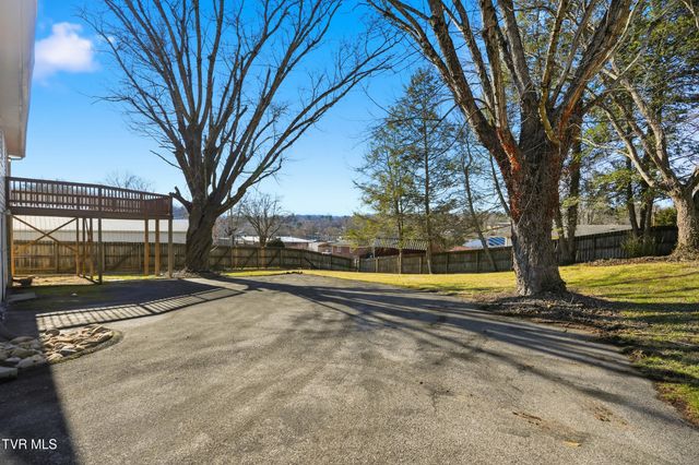 404 Merriewood Drive, Bristol, TN 37620
