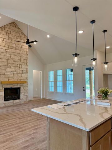 4952 FM 672, Dale, TX 78616