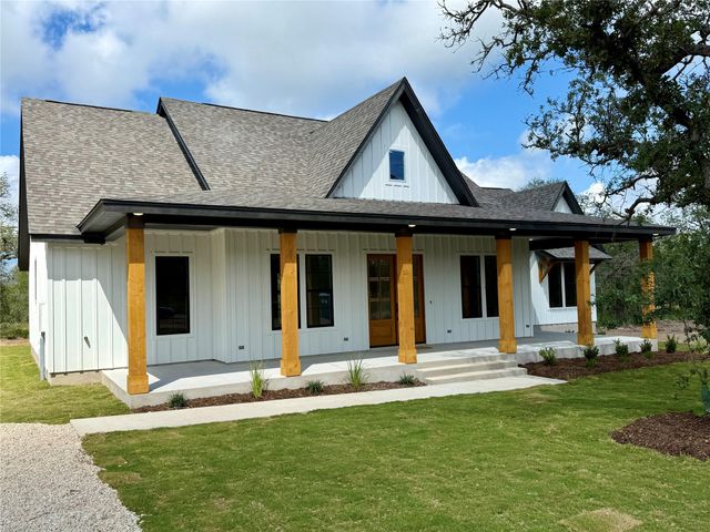 4952 FM 672, Dale, TX 78616