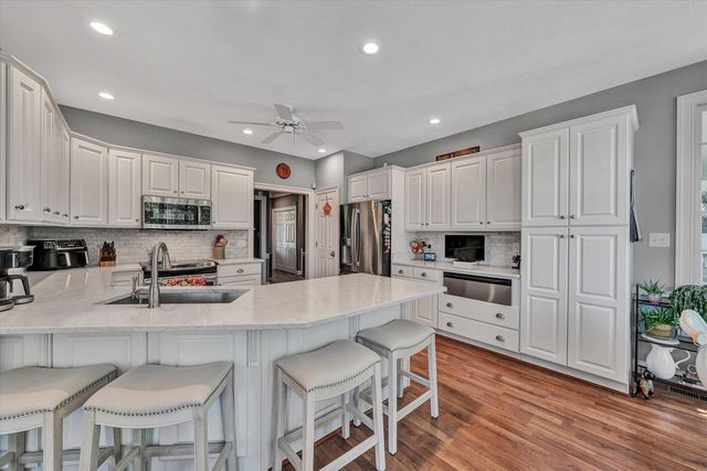 145 Bridleridge RD, Penhook, VA 24137