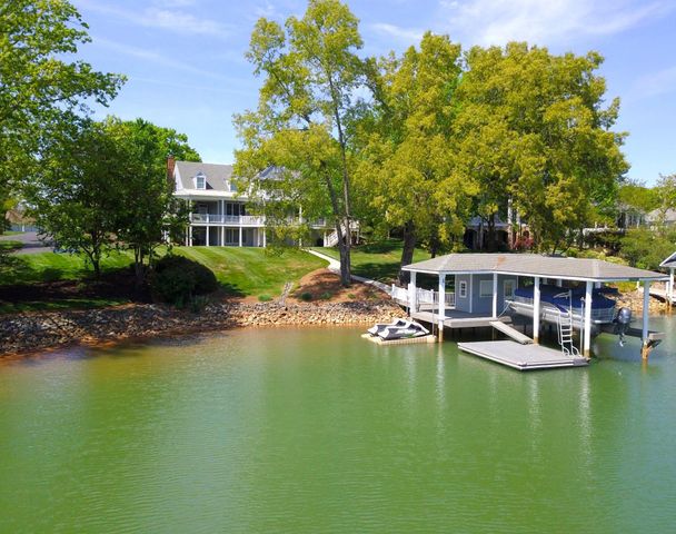 145 Bridleridge RD, Penhook, VA 24137