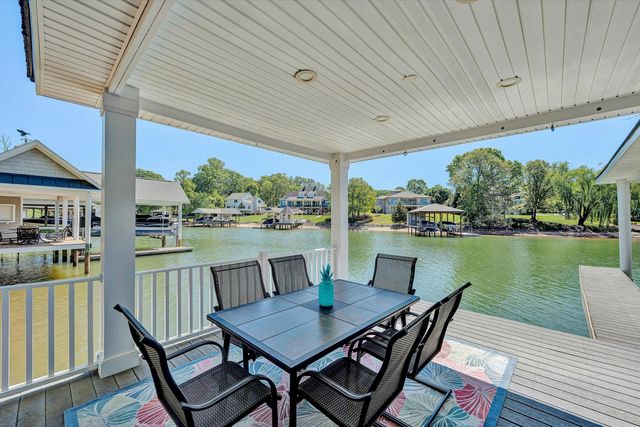 145 Bridleridge RD, Penhook, VA 24137
