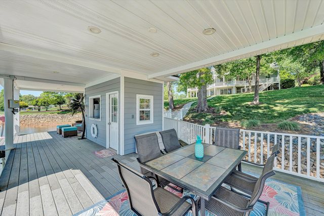 145 Bridleridge RD, Penhook, VA 24137