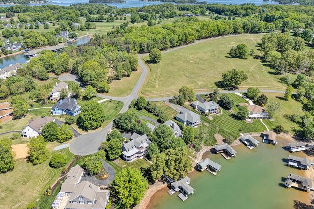 145 Bridleridge RD, Penhook, VA 24137