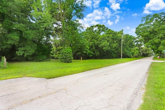 37352 ½ TRILBY ROAD, Dade City, FL 33523