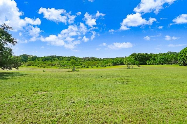 37352 ½ TRILBY ROAD, Dade City, FL 33523