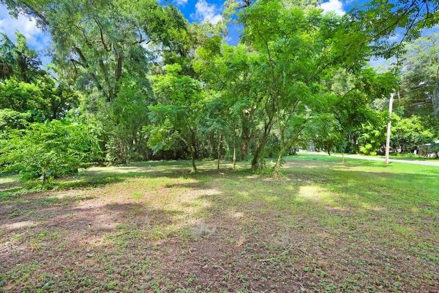 37352 ½ TRILBY ROAD, Dade City, FL 33523