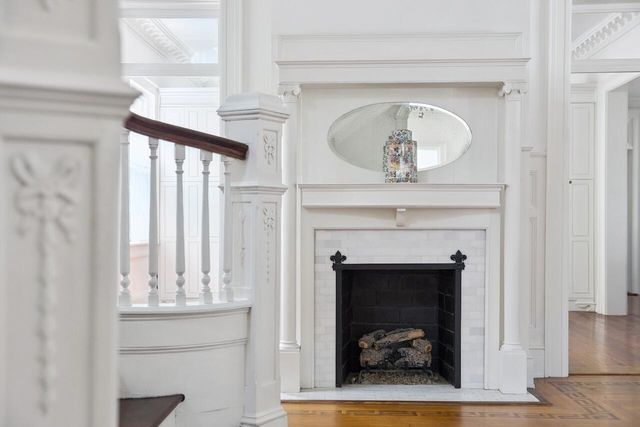 143 Broad Street, Charleston, SC 29401