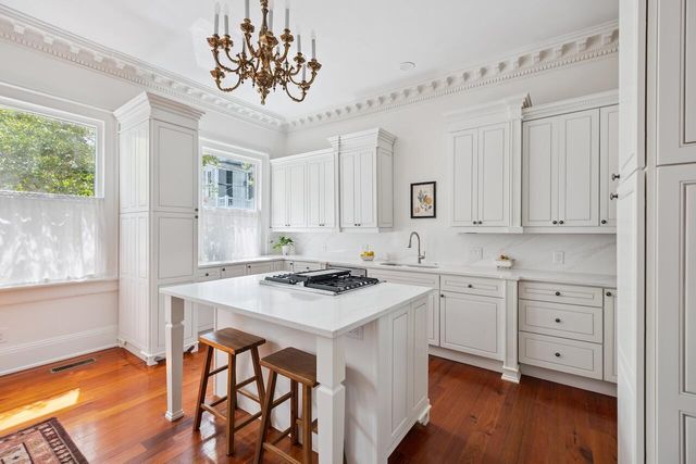 143 Broad Street, Charleston, SC 29401