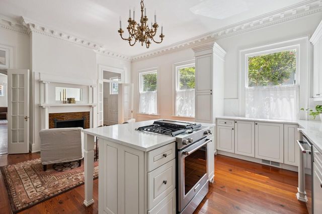 143 Broad Street, Charleston, SC 29401