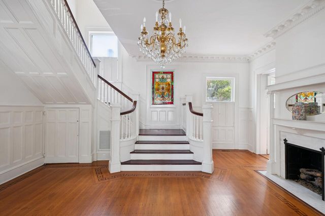 143 Broad Street, Charleston, SC 29401