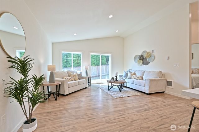 2022 201st Street E, Spanaway, WA 98387