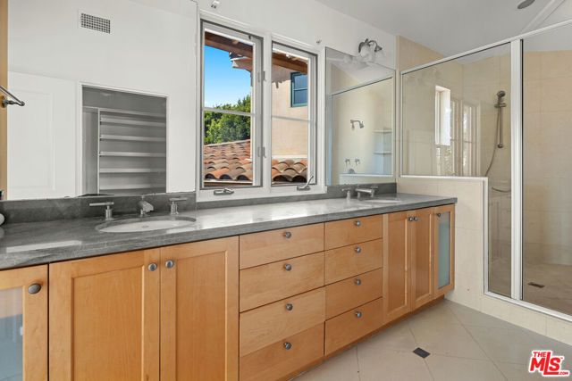 16820 W SUNSET, Pacific Palisades (los Angeles), CA 90272