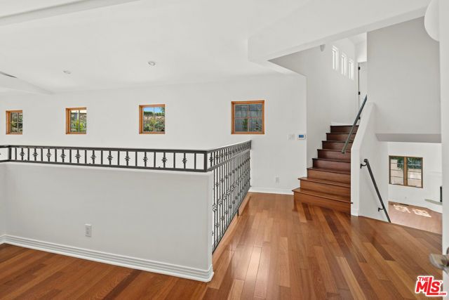 16820 W SUNSET, Pacific Palisades (los Angeles), CA 90272
