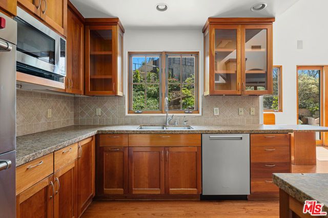 16820 W SUNSET, Pacific Palisades (los Angeles), CA 90272