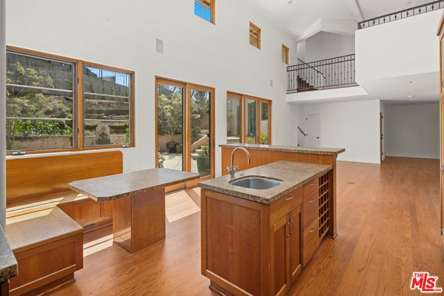 16820 W SUNSET, Pacific Palisades (los Angeles), CA 90272
