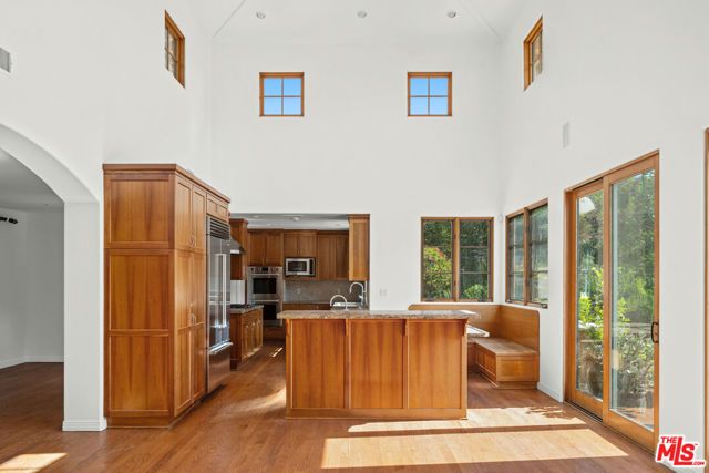 16820 W SUNSET, Pacific Palisades (los Angeles), CA 90272