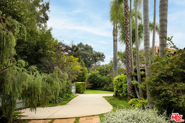 16820 W SUNSET, Pacific Palisades (los Angeles), CA 90272
