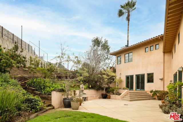 16820 W SUNSET, Pacific Palisades (los Angeles), CA 90272