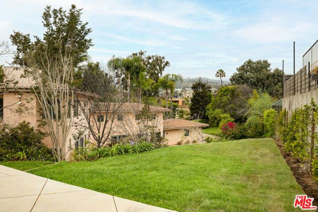 16820 W SUNSET, Pacific Palisades (los Angeles), CA 90272