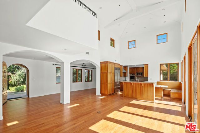 16820 W SUNSET, Pacific Palisades (los Angeles), CA 90272