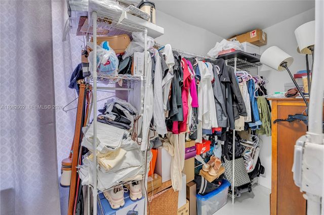 250 NW 34th Ave, Miami, FL 33125