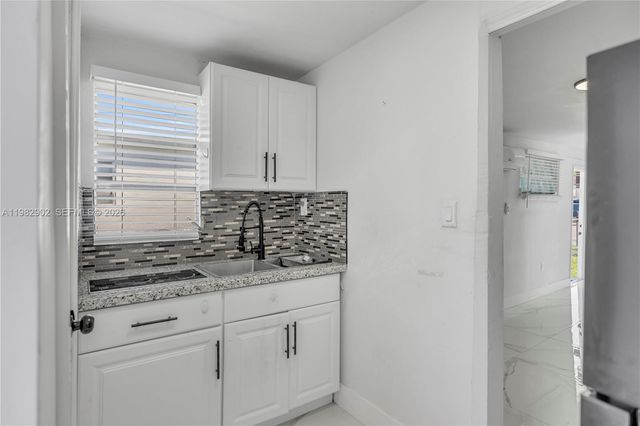 250 NW 34th Ave, Miami, FL 33125