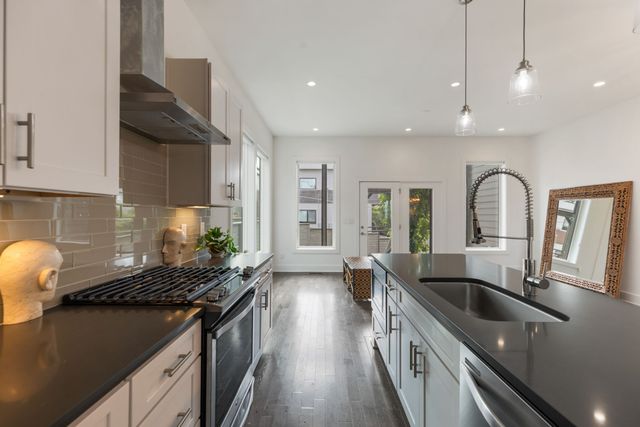 418D 37th Ave, N, Nashville, TN 37209
