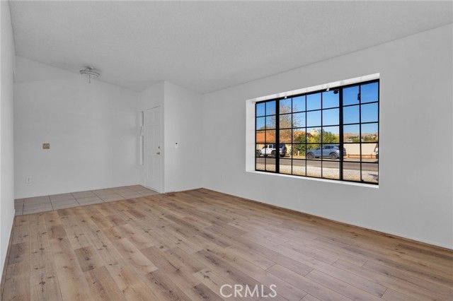 18037 Mondamon, Apple Valley, CA 92307