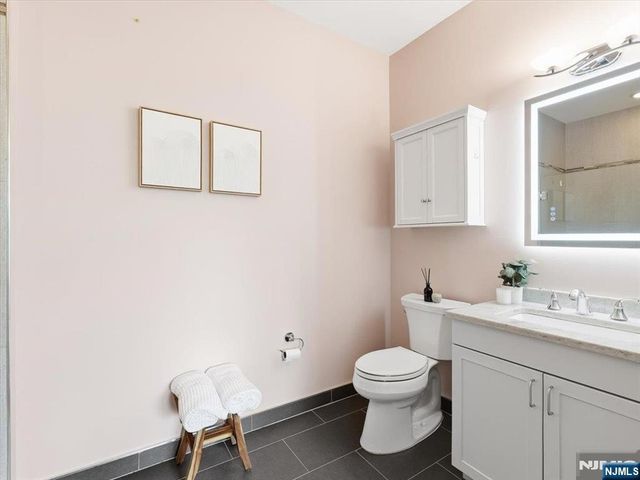302 Palisade Avenue 404, Jersey City, NJ 07307