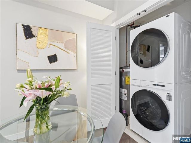 302 Palisade Avenue 404, Jersey City, NJ 07307