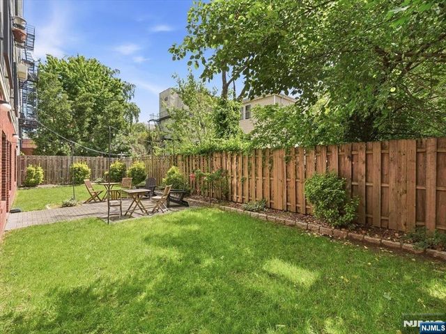 302 Palisade Avenue 404, Jersey City, NJ 07307