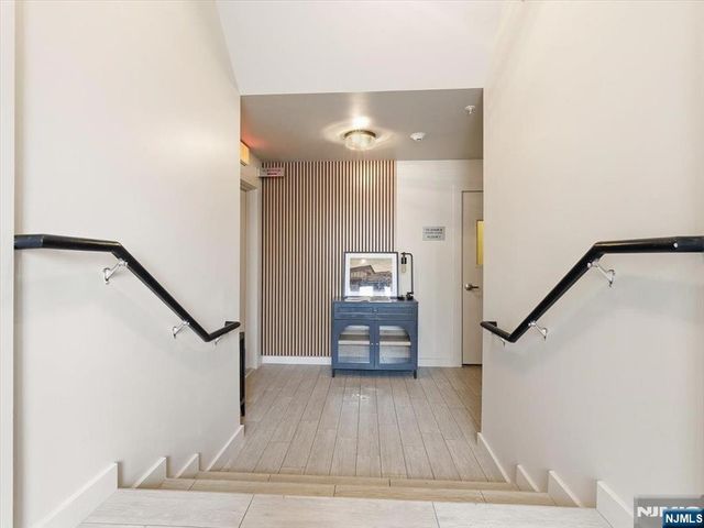 302 Palisade Avenue 404, Jersey City, NJ 07307