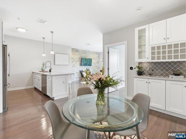 302 Palisade Avenue 404, Jersey City, NJ 07307