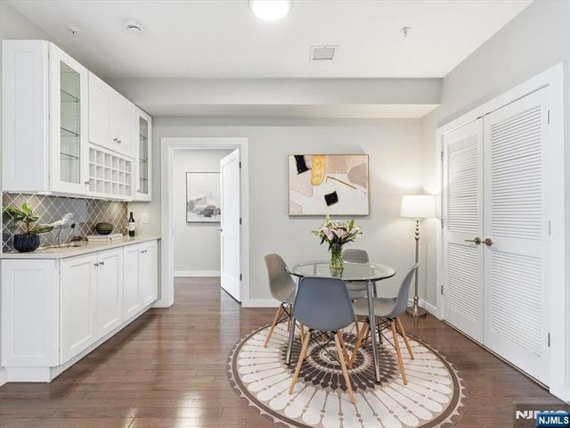 302 Palisade Avenue 404, Jersey City, NJ 07307