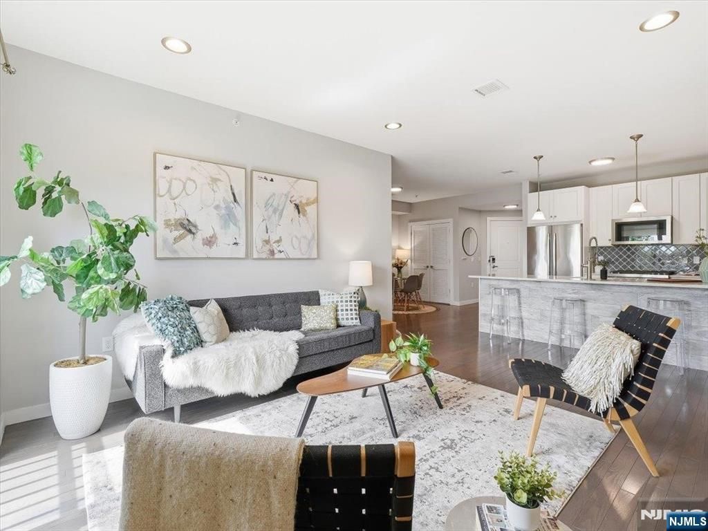 302 Palisade Avenue 404, Jersey City, NJ 07307